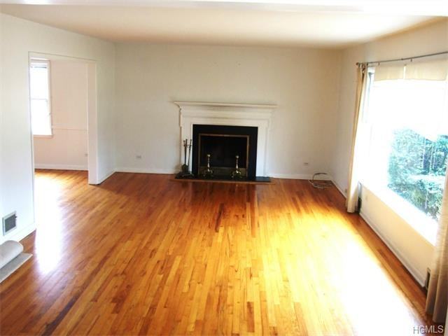 8 Mayfair Rd - Photo 2 of 11