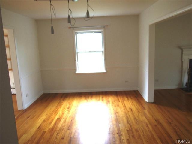 8 Mayfair Rd - Photo 3 of 11