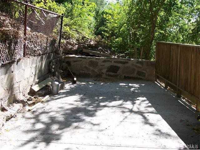 68 Southside Ave - Photo 3 of 25