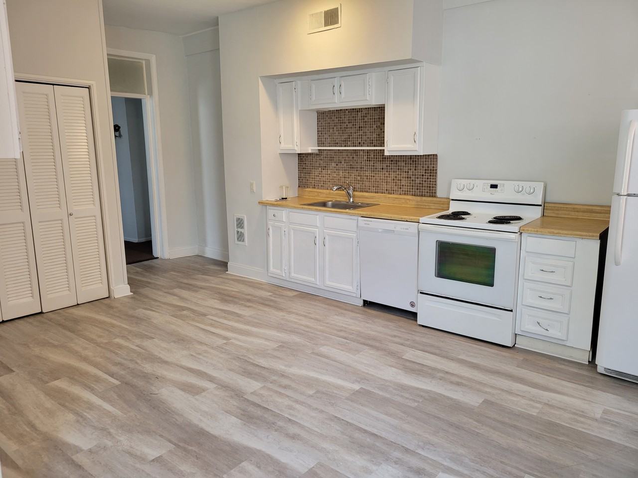 400 Gaskill Street - Photo 3 of 10