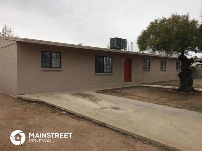 2561 W Virginia St - Photo 3 of 31