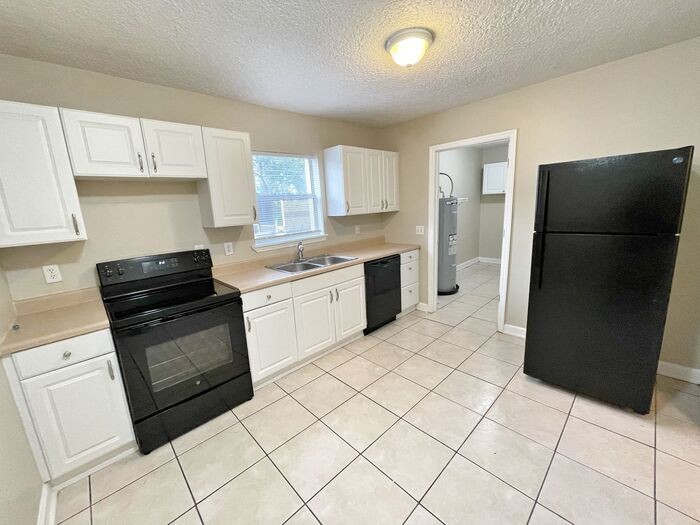 13270 Gillespie Ave - Photo 3 of 13