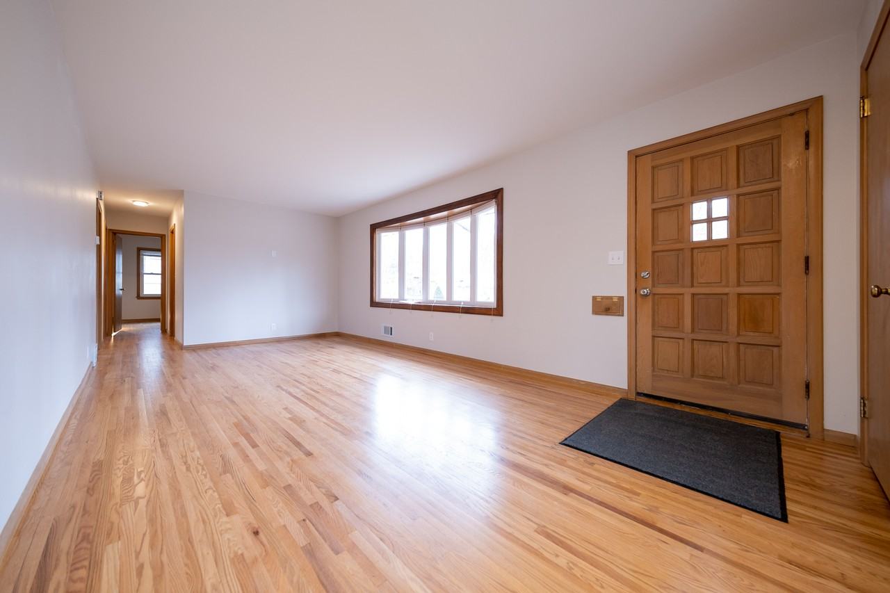 10932 Russell Ave S #1 - Photo 2 of 32