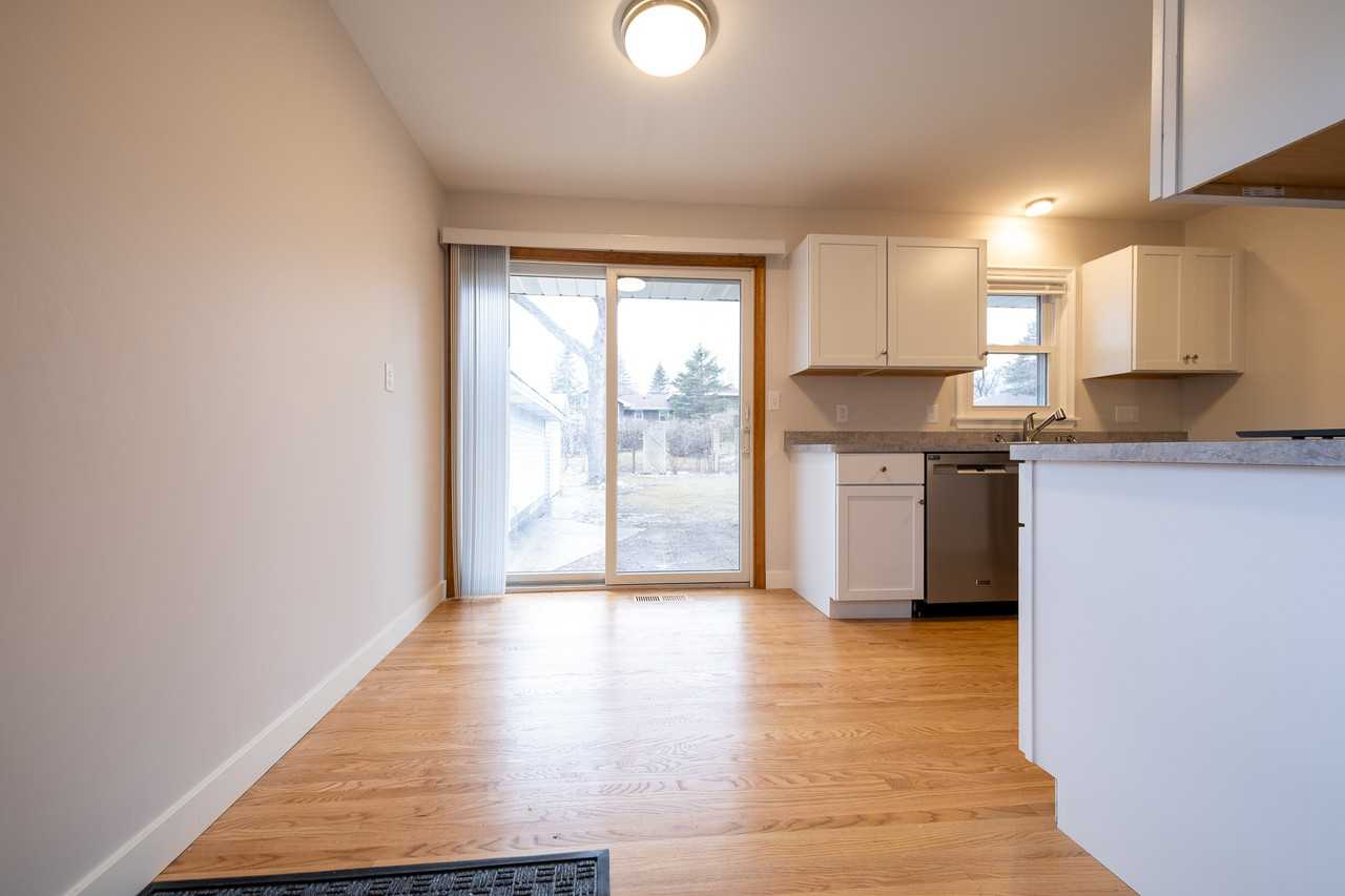 10932 Russell Ave S #1 - Photo 5 of 32