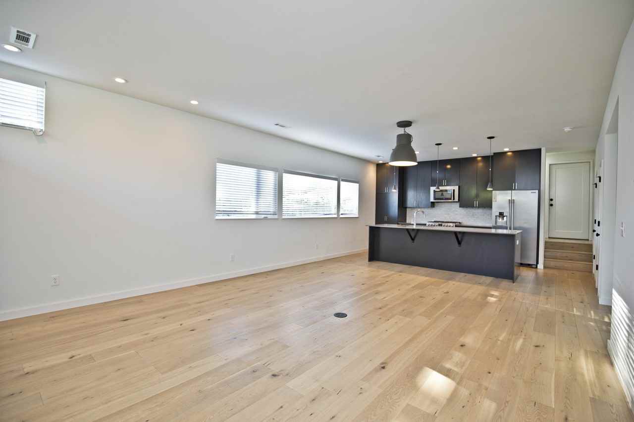 722 W Stone St #1 - Photo 3 of 26