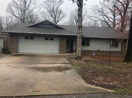 featured image of 15 Lambourn Dr #1