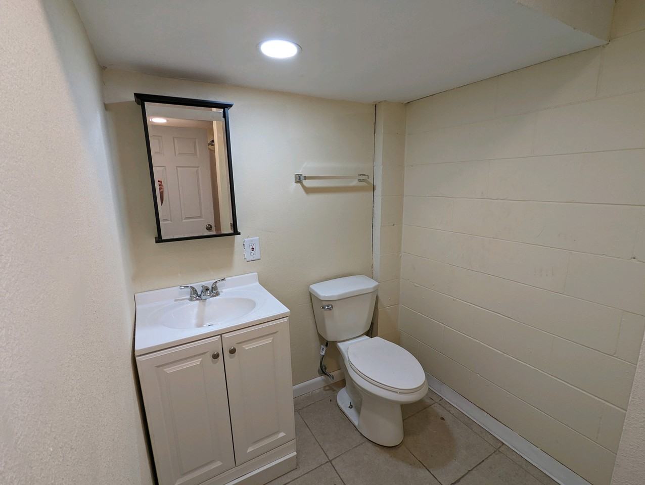 2300 Southeast 10th Street - Photo 3 of 11