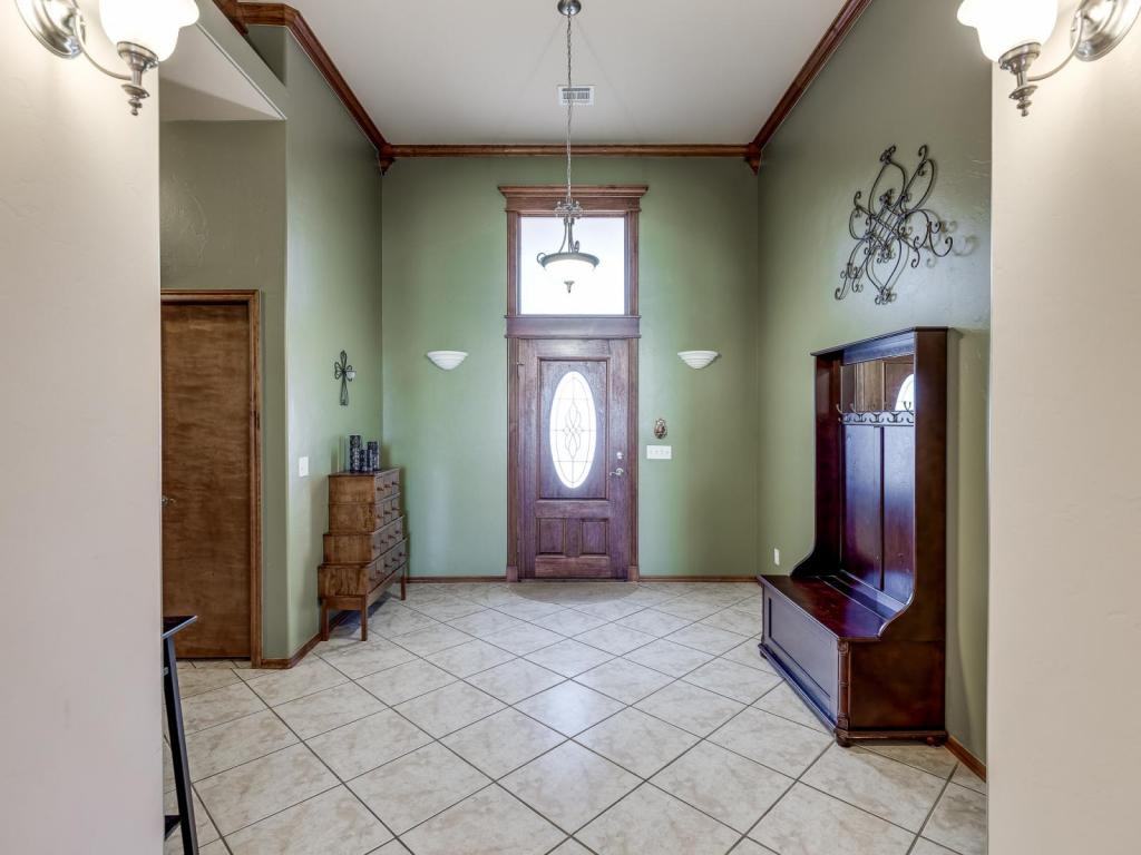 9217 Sw 28th St - Photo 2 of 15