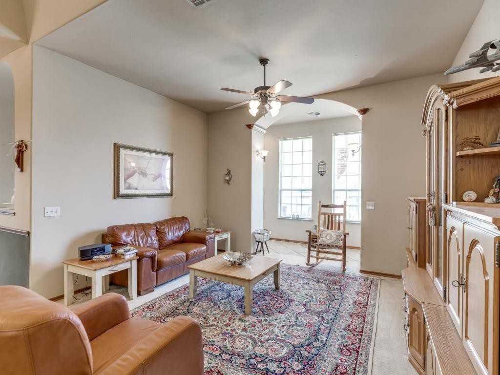 9217 Sw 28th St - Photo 5 of 15