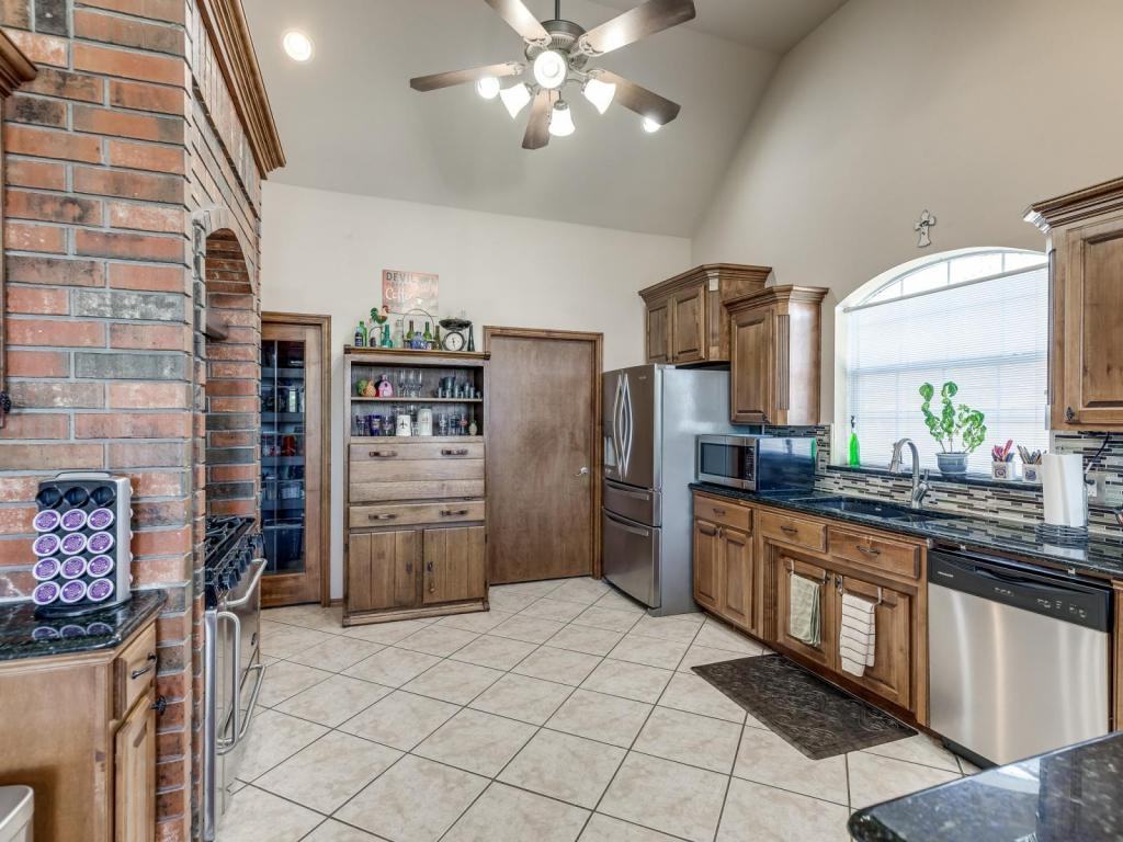 9217 Sw 28th St - Photo 7 of 15