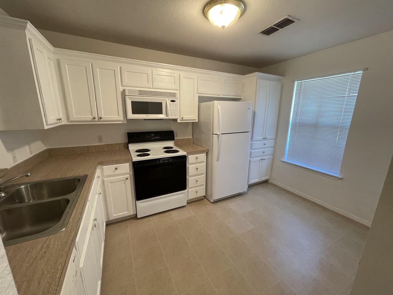 111 S 1st St #1 - Photo 2 of 15