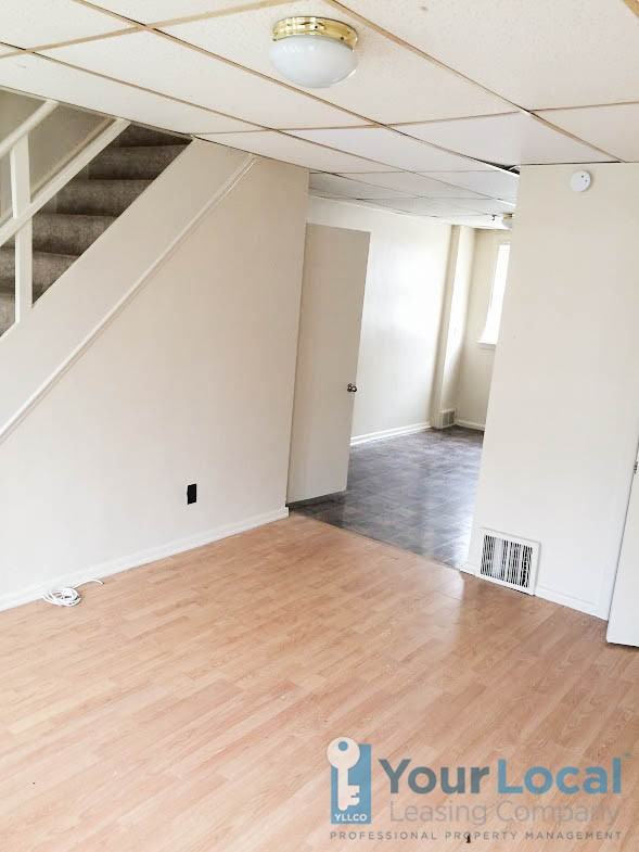 621 Colwyn Ave - Photo 2 of 14