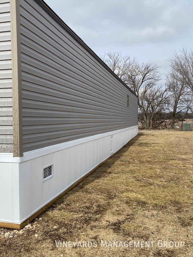 627 Mills Dr #627 - Photo 3 of 10