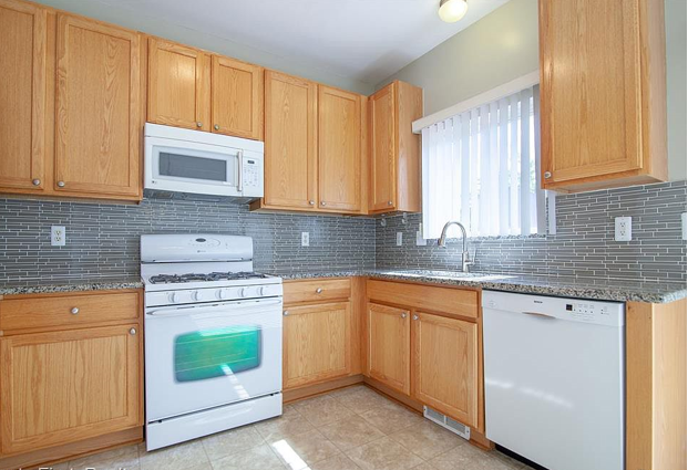 2090 Preserve Cir W - Photo 7 of 19