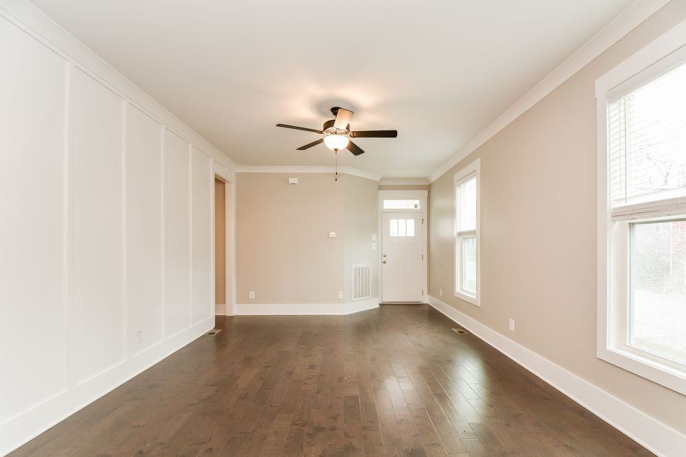 510 Eugene St - Photo 2 of 18