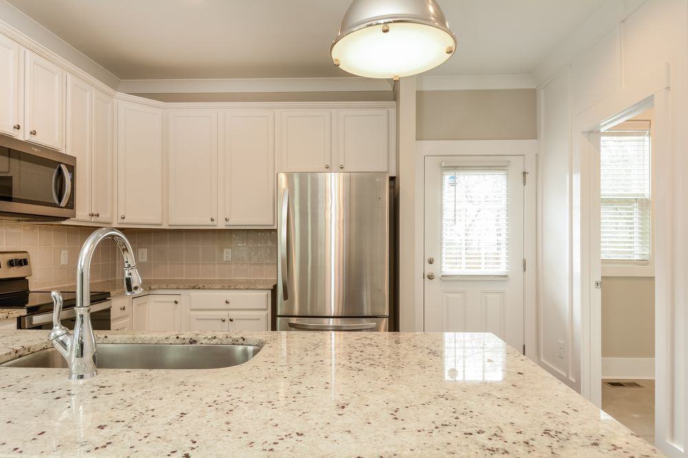 510 Eugene St - Photo 3 of 18