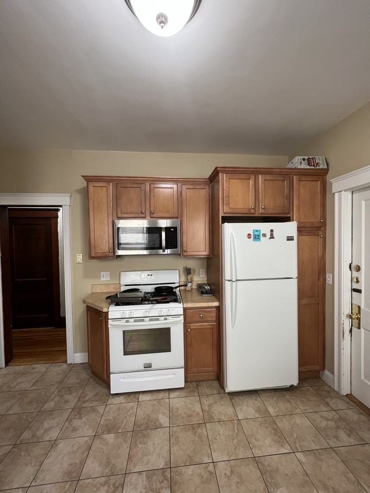 223 Holland St #1 - Photo 5 of 12