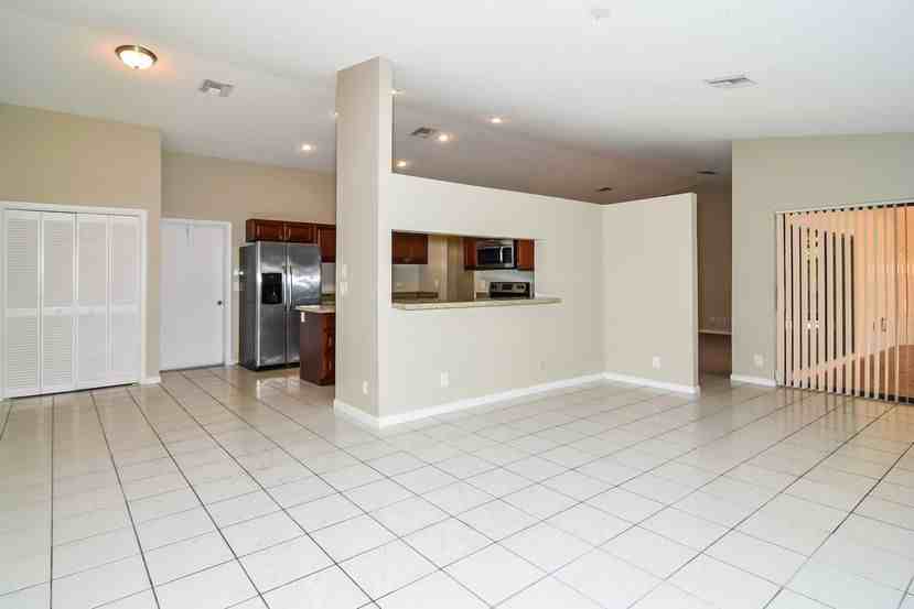 8324 Nw 2nd Mnr - Photo 3 of 23