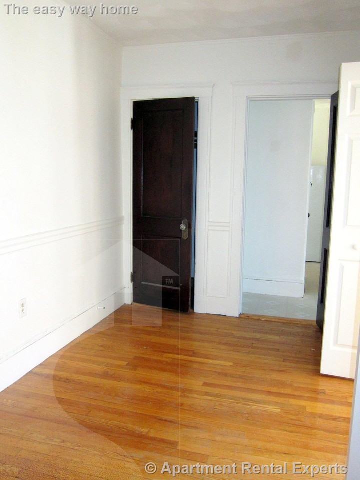 157 Summer St #7R - Photo 2 of 7