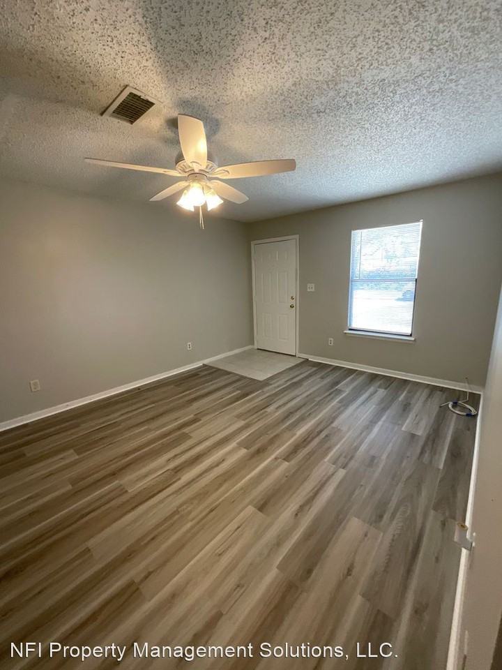 1009 Rentz Ave - Photo 2 of 16