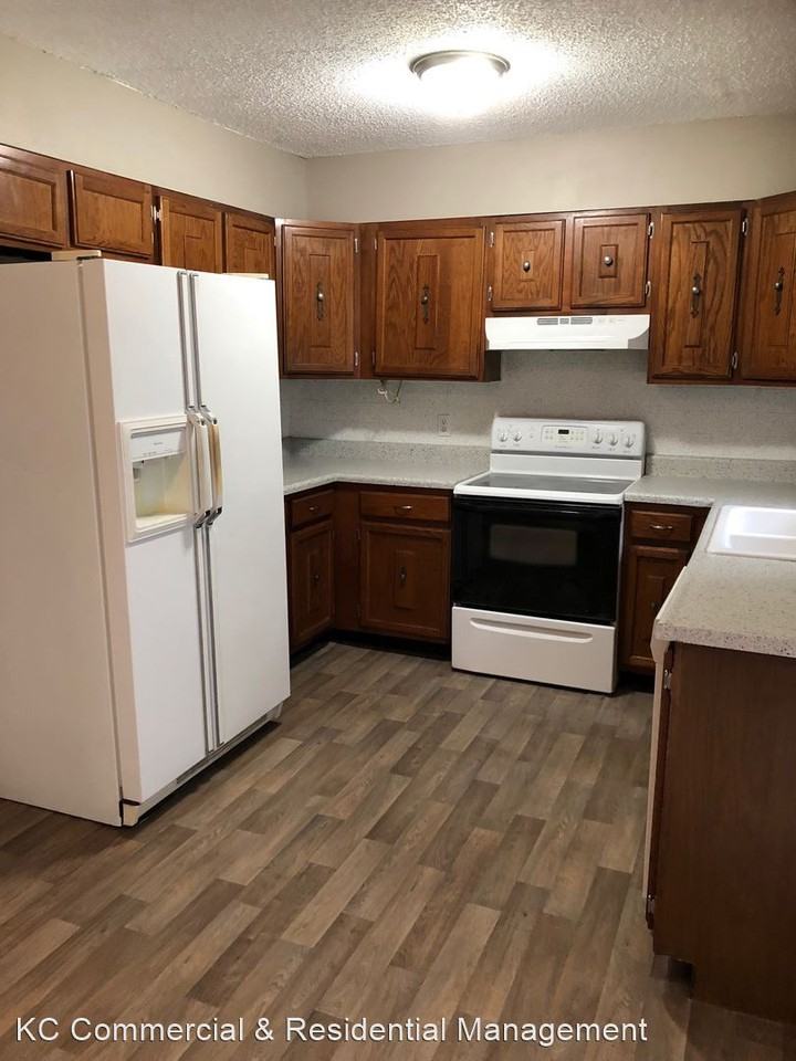 3919 N Elmwood Ave - Photo 3 of 27