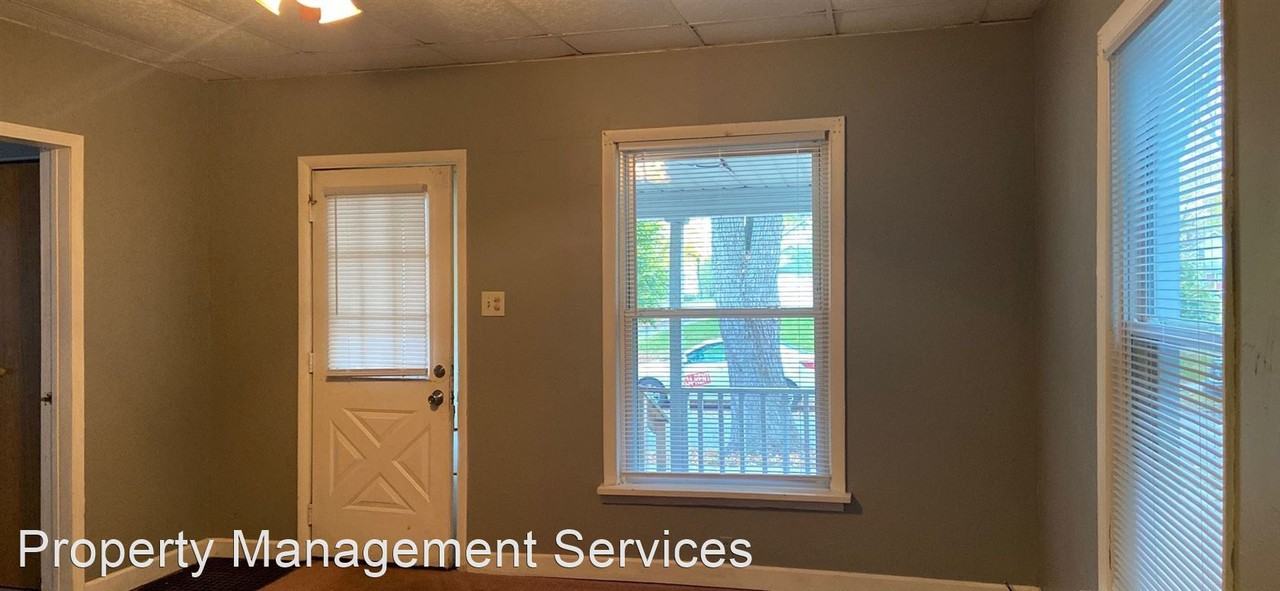 1029 S 3rd St - Photo 3 of 10