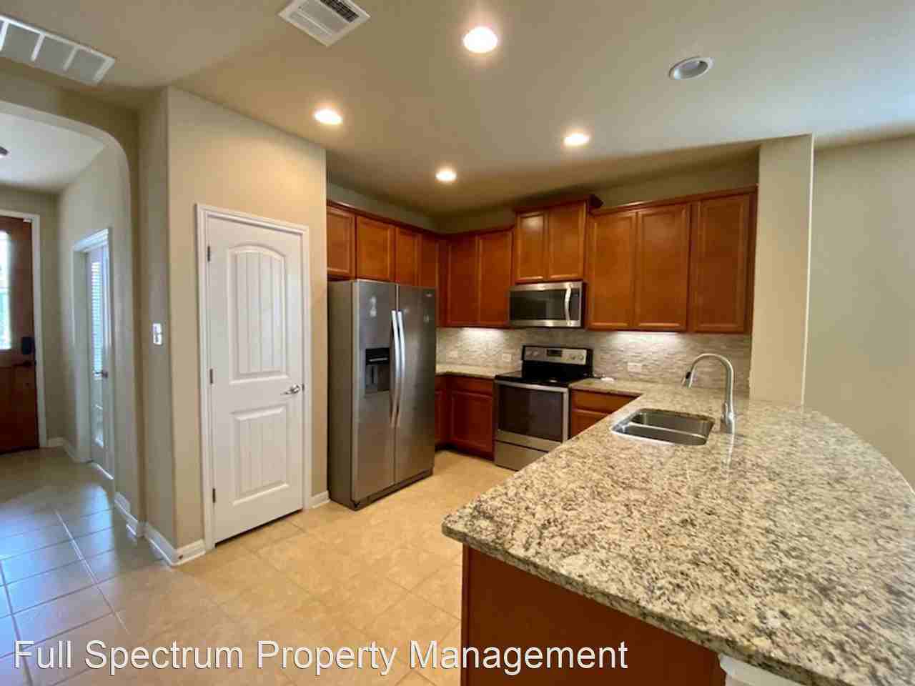 10440 Dakota Riv - Photo 3 of 30