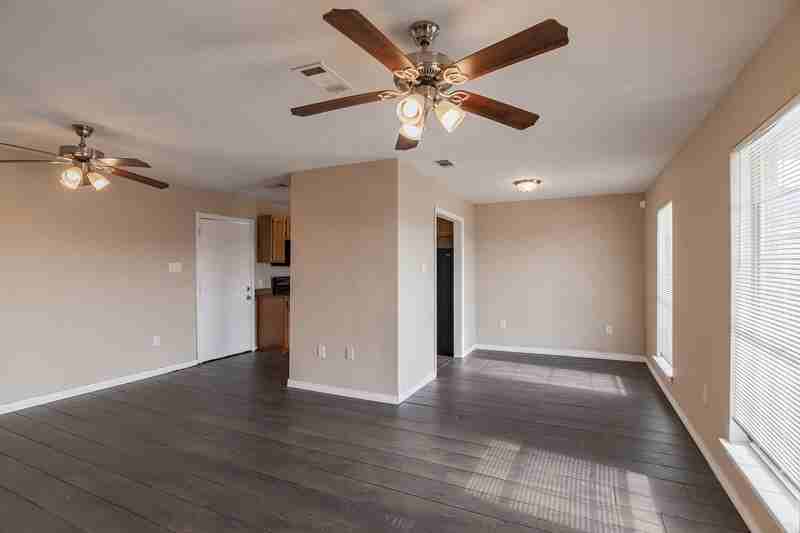 9109 S Chante Ct - Photo 3 of 28