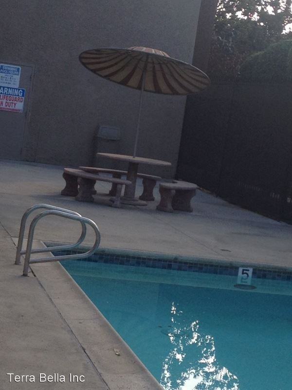 1450 Locust Ave - Photo 3 of 23