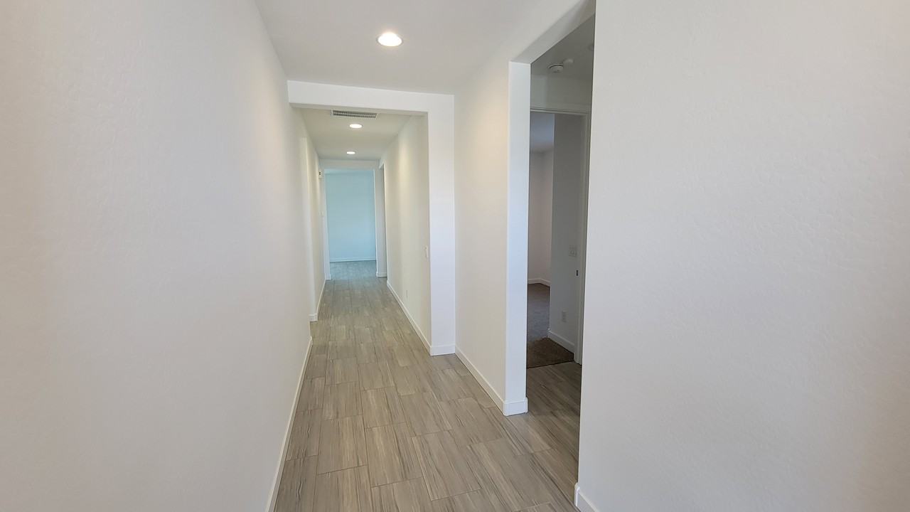 9125 W Montecito Ave - Photo 2 of 19