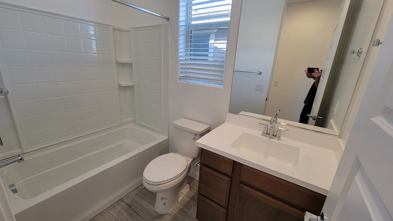 9125 W Montecito Ave - Photo 5 of 19