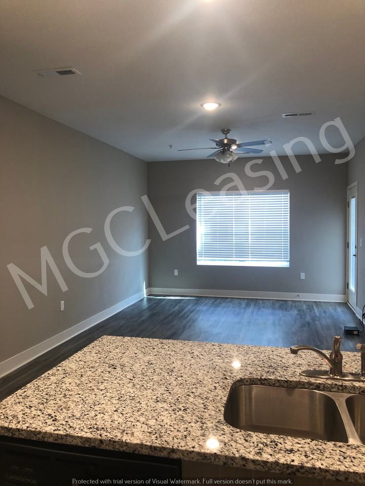 5701 NE 80th Ter - Photo 3 of 14