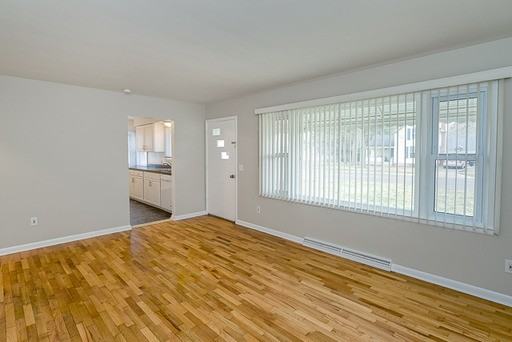 405 Wilkinson St - Photo 3 of 12