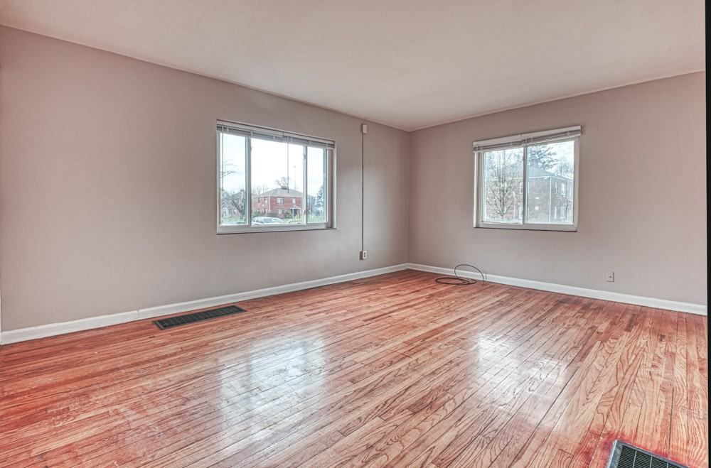 81 N Hampton Rd - Photo 3 of 13