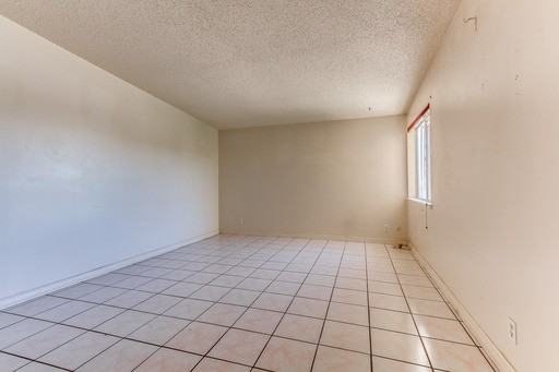 10073 Kenworthy St - Photo 3 of 21