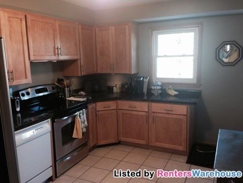 2445 Decatur Ave S - Photo 3 of 14