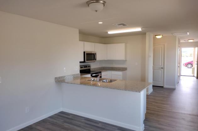 S Apache Ave & E Alsdorf Rd