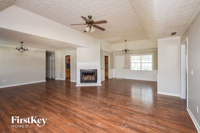 145 Vinnys Way - Photo 2 of 15