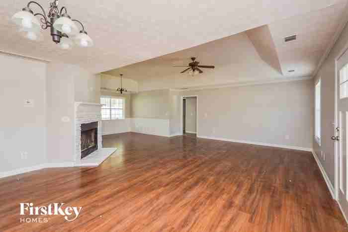 145 Vinnys Way - Photo 3 of 15