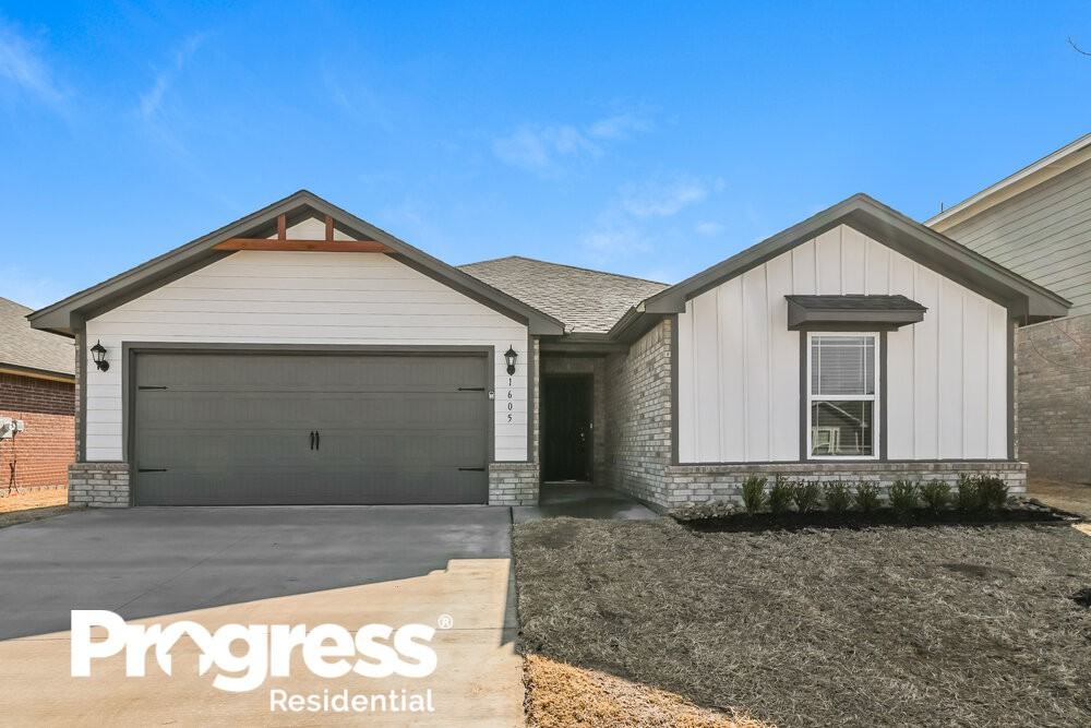 1605 Maroon Dr