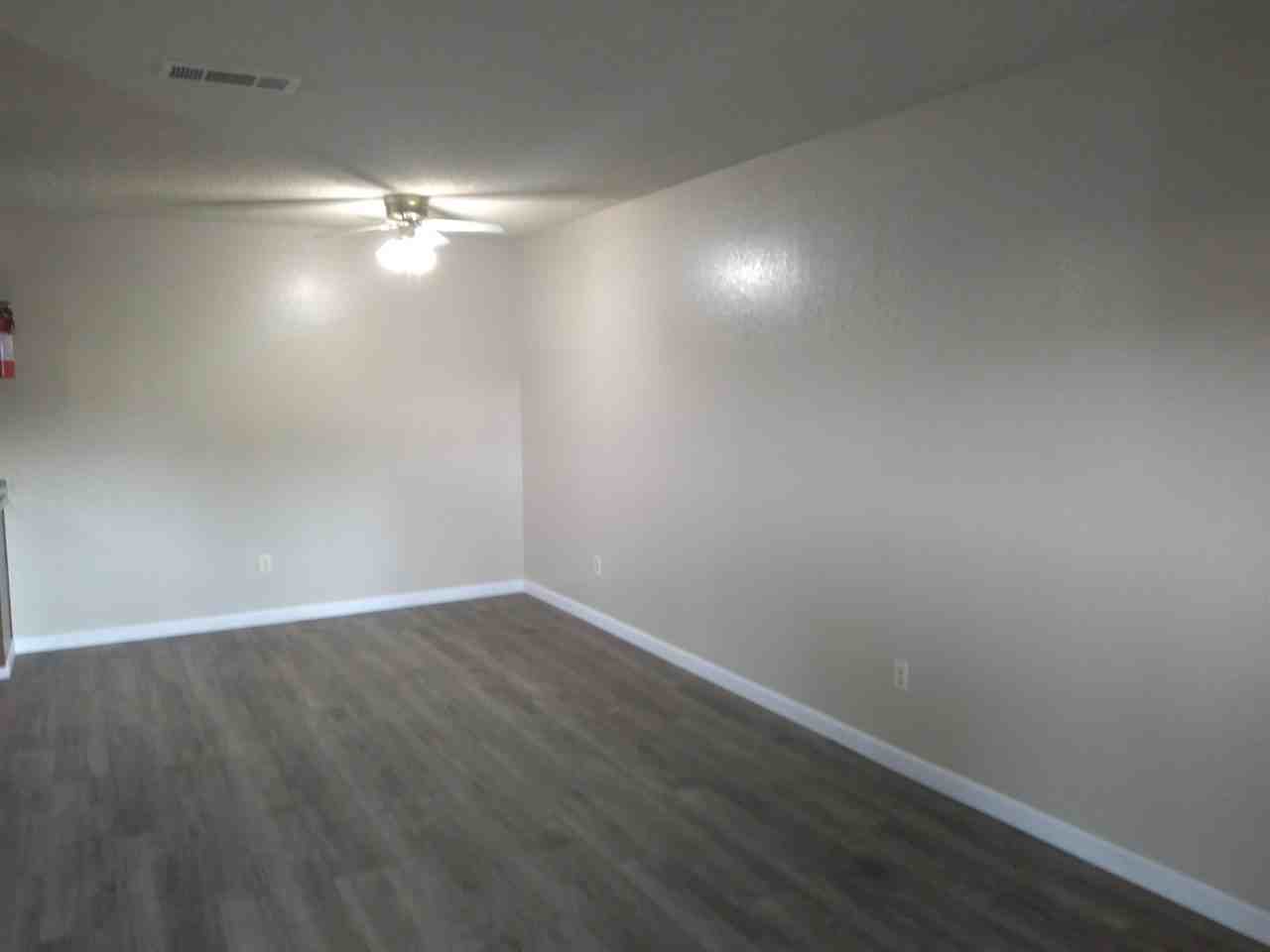 4504 N Valentine Ave #181 - Photo 5 of 23