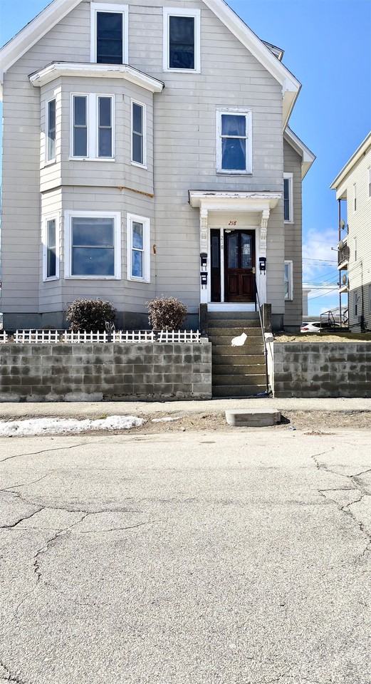 218 Cartier St #2 - Photo 2 of 19