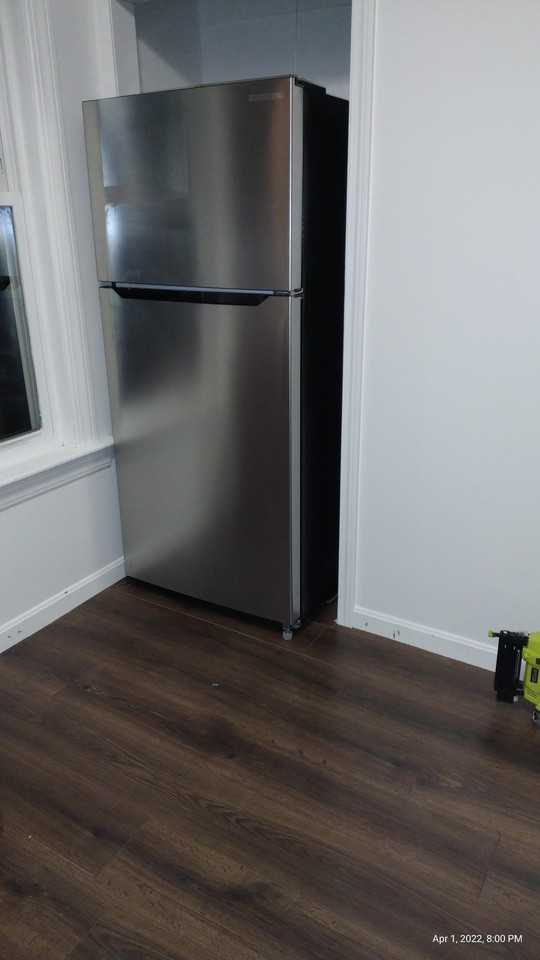 218 Cartier St #2 - Photo 3 of 19