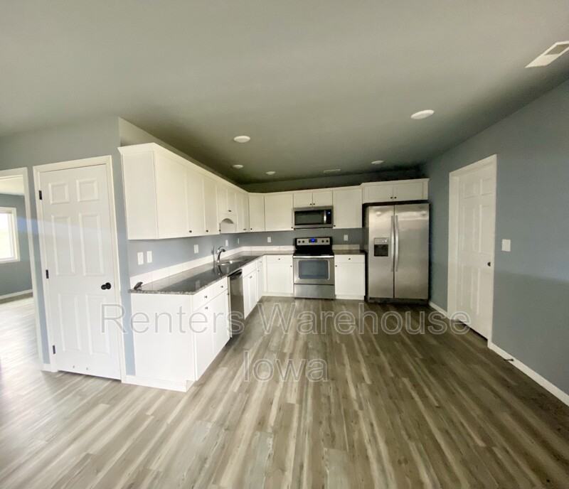 217 E Front St #B - Photo 3 of 18