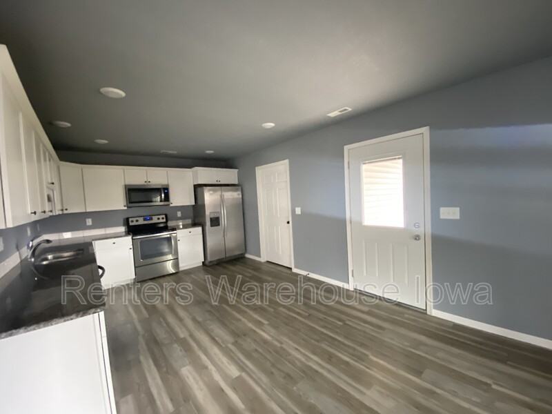 217 E Front St #B - Photo 4 of 18