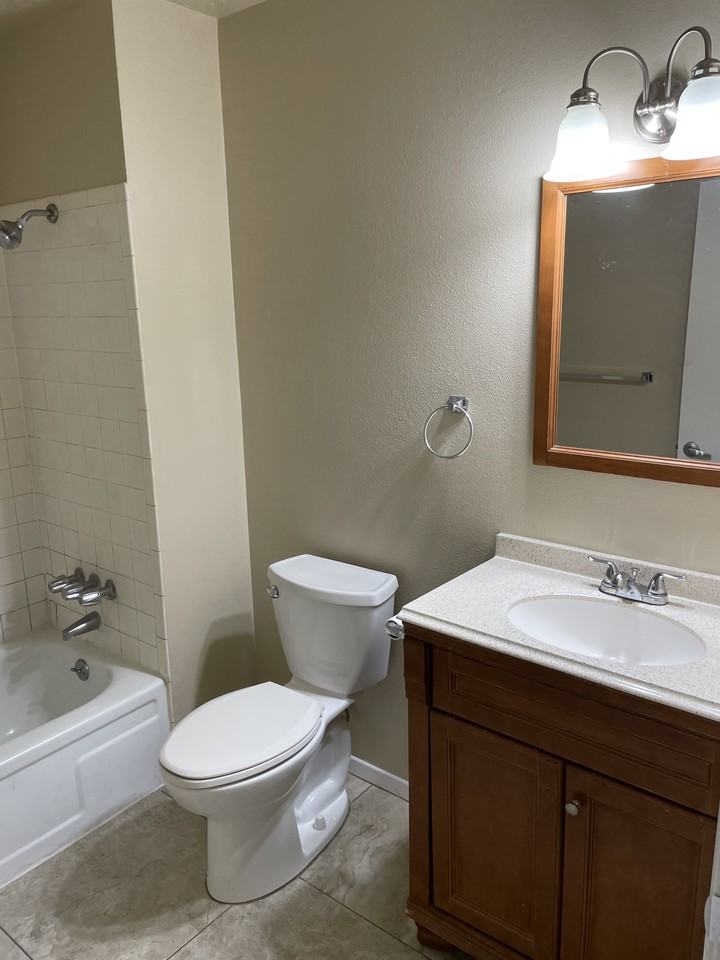 1041 Utah St Ne - Photo 6 of 20