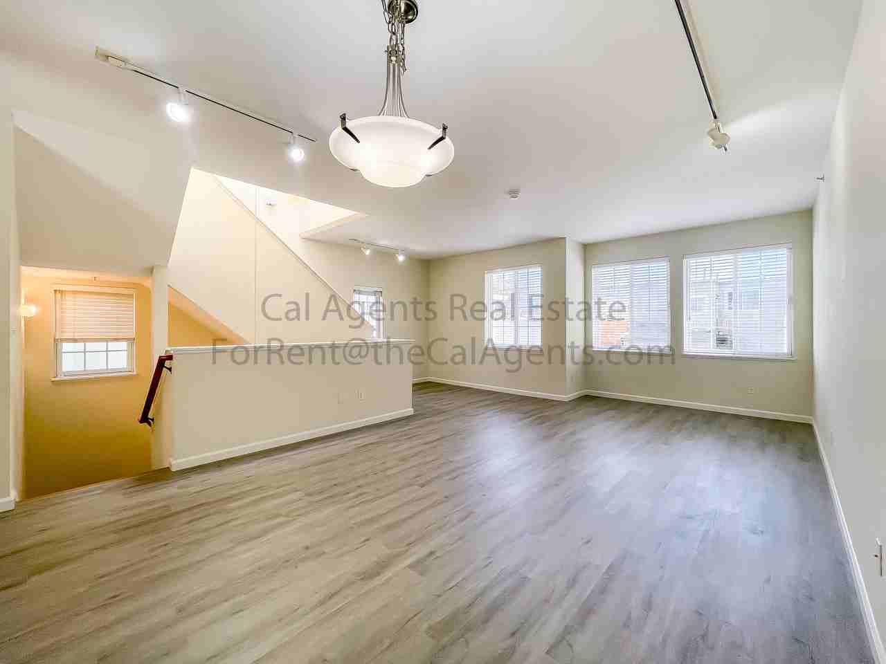 909 Adams St - Photo 2 of 22