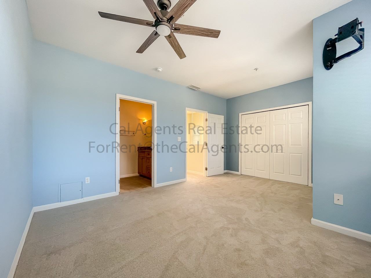 909 Adams St - Photo 6 of 22