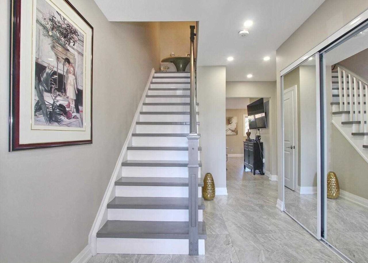 30 Saturn Drive - Photo 2 of 22