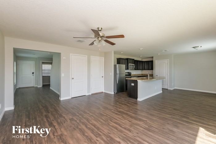 2482 Caspian Dr - Photo 2 of 15